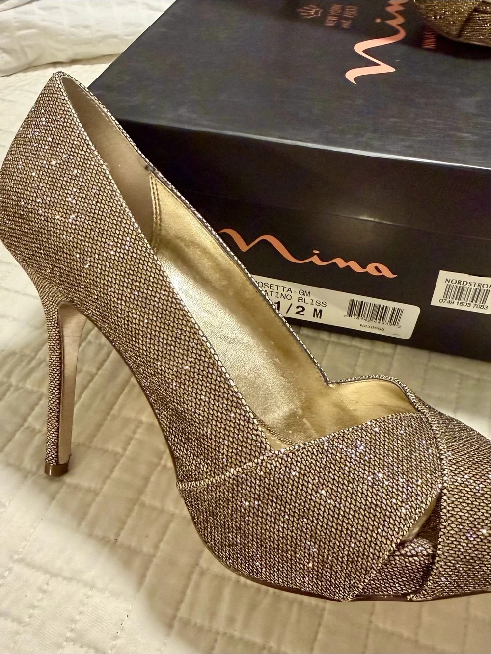 Nina sparkling peep